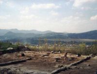 Cronica Cercetărilor Arheologice din România, Campania 2000. Raportul nr. 156, Poduri, Dealul Ghindarului (Rusăieşti)<br /><a href='CronicaCAfotografii/2000/156/Bernard10.jpg' target=_blank>Priveşte aceeaşi imagine într-o fereastră nouă</a>