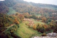 Chronicle of the Archaeological Excavations in Romania, 2001 Campaign. Report no. 181, Roşia Montană, Cârnic (Piatra Corbului).<br /> Sector Imagini-generale.<br /><a href='CronicaCAfotografii/2001/181/Imagini-generale/03.jpg' target=_blank>Display the same picture in a new window</a>. Title: Imagini-generale