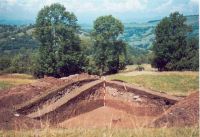 Chronicle of the Archaeological Excavations in Romania, 2002 Campaign. Report no. 2, Gura Cornei, Valea Seliştei.<br /> Sector foto.<br /><a href='CronicaCAfotografii/2002/002/foto/24-pl-xxiv-35.jpg' target=_blank>Display the same picture in a new window</a>. Title: foto