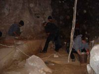 Chronicle of the Archaeological Excavations in Romania, 2003 Campaign. Report no. 151, Vaţa De Jos, Peştera Prihodişte (Peştera Hânzasca)<br /><a href='CronicaCAfotografii/2003/151/Prihodiste-8.JPG' target=_blank>Display the same picture in a new window</a>