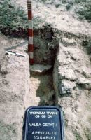 Chronicle of the Archaeological Excavations in Romania, 2004 Campaign. Report no. 1, Adamclisi, Cetate.<br /> Sector tumul.<br /><a href='CronicaCAfotografii/2004/001/rsz-46.jpg' target=_blank>Display the same picture in a new window</a>