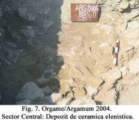 Chronicle of the Archaeological Excavations in Romania, 2004 Campaign. Report no. 129, Jurilovca, Capul Dolojman.<br /> Sector 02-poze-sector-central.<br /><a href='CronicaCAfotografii/2004/129/rsz-8.jpg' target=_blank>Display the same picture in a new window</a>