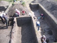 Chronicle of the Archaeological Excavations in Romania, 2007 Campaign. Report no. 103, Măgura, Teleor 003 (Buduiasca, Boldul lui Moş Ivănuş).<br /> Sector 01-poze-IMDA.<br /><a href='CronicaCAfotografii/2007/103-MAGURA-TR-Buduiasca-1/magura-aspect-sapatura-2.JPG' target=_blank>Display the same picture in a new window</a>