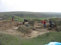 Cronica Cercetărilor Arheologice din România, Campania 2007. Raportul nr. 120, Pantelimon, Cetate<br /><a href='CronicaCAfotografii/2007/120-PANTELIMONU-DE-SUS-CT-Ulmetum-2/3-ulmetum2007-sapaturi-in-zona-bazilicii.JPG' target=_blank>Priveşte aceeaşi imagine într-o fereastră nouă</a>