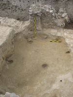 Cronica Cercetărilor Arheologice din România, Campania 2008. Raportul nr. 61, Pantelimon, Cetate<br /><a href='CronicaCAfotografii/2008/061/13-ulm-08-sector-sud-bazilica-bordei-sfarsit-sec-vi.JPG' target=_blank>Priveşte aceeaşi imagine într-o fereastră nouă</a>