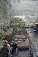 Cronica Cercetărilor Arheologice din România, Campania 2009. Raportul nr. 119, Dealu Frumos<br /><a href='CronicaCAfotografii/2009/preventive/119/2-s1-vedere-partiala-spre-biserica.jpg' target=_blank>Priveşte aceeaşi imagine într-o fereastră nouă</a>