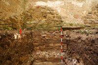 Cronica Cercetărilor Arheologice din România, Campania 2009. Raportul nr. 119, Dealu Frumos<br /><a href='CronicaCAfotografii/2009/preventive/119/3-s1-detaliu-arcada.JPG' target=_blank>Priveşte aceeaşi imagine într-o fereastră nouă</a>