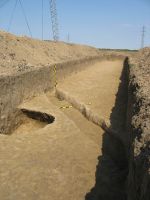 Cronica Cercetărilor Arheologice din România, Campania 2009. Raportul nr. 145, Negrileşti, Şcoala Generală (La Punte, Pin, Curtea Şcolii).<br /> Sectorul plansa-IMDA.<br /><a href='CronicaCAfotografii/2009/preventive/145/09-Santul-III.jpg' target=_blank>Priveşte aceeaşi imagine într-o fereastră nouă</a>