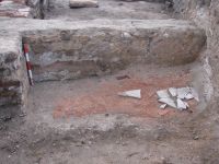 Chronicle of the Archaeological Excavations in Romania, 2009 Campaign. Report no. 2, Alba Iulia, Cetate<br /><a href='CronicaCAfotografii/2009/sistematice/002/7-paviment-din-placi-de-marmura-fixate-in-opvs.jpg' target=_blank>Display the same picture in a new window</a>
