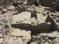 Cronica Cercetărilor Arheologice din România, Campania 2009. Raportul nr. 51, Pantelimon, Cetate<br /><a href='CronicaCAfotografii/2009/sistematice/051/bazilica-anexa-s-absidiola-suprapune-zid-secv-si-santurile-zidurilor-demantelate-ale-edif.JPG' target=_blank>Priveşte aceeaşi imagine într-o fereastră nouă</a>