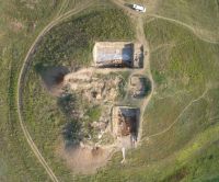 Cronica Cercetărilor Arheologice din România, Campania 2009. Raportul nr. 54, Pietrele, Gorgana<br /><a href='CronicaCAfotografii/2009/sistematice/054/1Pietrele-Magura-Gorgana-Fotografie-aeriana.jpg' target=_blank>Priveşte aceeaşi imagine într-o fereastră nouă</a>