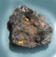 Cronica Cercetărilor Arheologice din România, Campania 2010. Raportul nr. 46, Petreştii De Jos, Cheile Turzii, Peştera Ungurească, Peştera Binder<br /><a href='CronicaCAfotografii/2010/046/55295-05-Cheile-Turzi-bobite-de-aur-in-vatra-4.jpg' target=_blank>Priveşte aceeaşi imagine într-o fereastră nouă</a>