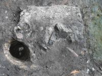 Cronica Cercetărilor Arheologice din România, Campania 2010. Raportul nr. 46, Petreştii De Jos, Cheile Turzii, Peştera Ungurească, Peştera Binder<br /><a href='CronicaCAfotografii/2010/046/55295-05-Cheile-Turzi-vatra-centrala-3.jpg' target=_blank>Priveşte aceeaşi imagine într-o fereastră nouă</a>