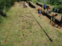 Cronica Cercetărilor Arheologice din România, Campania 2013. Raportul nr. 19, Vadu Săpat, Puţul Tătarului (Budureasca 4 Nord)<br /><a href='CronicaCAfotografii/2013/019-budureasca/fig-2-1.jpg' target=_blank>Priveşte aceeaşi imagine într-o fereastră nouă</a>