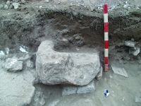 Chronicle of the Archaeological Excavations in Romania, 2014 Campaign. Report no. 2, Adamclisi, Cetate<br /><a href='CronicaCAfotografii/2014/002-Adamclisi-SectorB/fig-04-sg13-context1-sarcofag.JPG' target=_blank>Display the same picture in a new window</a>