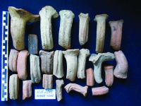 Cronica Cercetărilor Arheologice din România, Campania 2015. Raportul nr. 16, Hârşova, La Cetate (Carsium).<br /> Sectorul 079-6492.<br /><a href='CronicaCAfotografii/2015/016-Harsova-Carsium/manusi-de-amfore.jpg' target=_blank>Priveşte aceeaşi imagine într-o fereastră nouă</a>