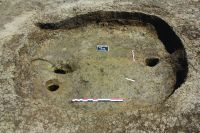 Cronica Cercetărilor Arheologice din România, Campania 2015. Raportul nr. 103, Sângeorgiu De Mureş, Situl 4-Sângeorgiu de Mureş (Varianta de ocolire a municipiului Târgu Mureş, km. 9+060 – 9+230)<br /><a href='CronicaCAfotografii/2015/103-Sangeorgiu-de-Mures/1-locuinta-cx-002.jpg' target=_blank>Priveşte aceeaşi imagine într-o fereastră nouă</a>