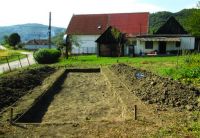 Chronicle of the Archaeological Excavations in Romania, 2016 Campaign. Report no. 23, Sighişoara, Dealul Viilor (Cartierul Viilor; Cătunul Viilor, Necropolă)<br /><a href='CronicaCAfotografii/2016/023-Dealul-Viilor-MS-Punct-Dealul-Viilor/fig-1-sectiunea-in-faza-initiala-de-cercetare.jpg' target=_blank>Display the same picture in a new window</a>