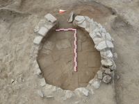 Cronica Cercetărilor Arheologice din România, Campania 2017. Raportul nr. 214, Pantelimon, Cetate<br /><a href='CronicaCAfotografii/2017/rest-sapaturi-nepublicate/214-Pantelimonu-de-Sus-Constanta-Basilica/13-sud-amenajare-n4-detaliu-cuptor.JPG' target=_blank>Priveşte aceeaşi imagine într-o fereastră nouă</a>