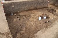 Cronica Cercetărilor Arheologice din România, Campania 2018. Raportul nr. 117, Negrileşti, Şcoala Generală (La Punte, Pin, Curtea Şcolii).<br /> Sectorul Foto.<br /><a href='CronicaCAfotografii/2018/2-preventive/117-Negrilesti-curtea-scolii-GL-p/Foto/fig-5-4-cx31-33sg4img-3473.JPG' target=_blank>Priveşte aceeaşi imagine într-o fereastră nouă</a>. Titlu: Foto