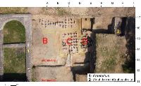 Cronica Cercetărilor Arheologice din România, Campania 2021. Raportul nr. 16, Câmpulung, Jidova (Jidava)<br /><a href='https://ran.cimec.ro/RANatasamente/i2/CF2869B3C2394AA8A775881EB464F042.jpg' target=_blank>Priveşte aceeaşi imagine într-o fereastră nouă</a>. Titlu: Fig. 2. Dispunerea încăperilor cercetate în campaniile 2017-2021 în raport cu clădirea pretoriului și zidul de incintă al castrului de la Câmpulung – Jidova