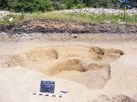 Cronica Cercetărilor Arheologice din România, Campania 2011. Raportul nr. 114, Drobeta-Turnu Severin, Parcul General Dragalina (Zeren; Zeuriuenses; Zwun)<br /><a href='CronicaCAfotografii/2011/114/plansa-xx.jpg' target=_blank>Priveşte aceeaşi imagine într-o fereastră nouă</a>, Drobeta-Turnu Severin, Parcul General Dragalina (Zeren; Zeuriuenses; Zwun)<br /><a href='https://ran.cimec.ro/RANatasamente/i1/8DA88FCA588D41F89C7339A7E926C845.jpg' target=_blank>Priveşte aceeaşi imagine într-o fereastră nouă</a>. Titlu: 1. Inel din argint cu inscripție, secolele XIV-XV. 2. Cămașă de zale din fier, secolul al XV-lea. 3 - Fotografie din timpul descoperirii tezaurului monetar compus din 159 de monede de argint, din 2011.. Sursa: Marian Iulian Neagoe, Cetatea medievală a Severinului, centru de putere la Porțile de Fier, MJM, Craiova, 2021, pp. 28-29, 165, planșa XXX/1, 2, 3, p. 194, Drobeta-Turnu Severin, Parcul General Dragalina (Zeren; Zeuriuenses; Zwun)<br /><a href='https://ran.cimec.ro/RANatasamente/i1/6E16DBA227134F4F868AB263468C32E3.jpg' target=_blank>Priveşte aceeaşi imagine într-o fereastră nouă</a>. Titlu: Fotografie a suprafeței Sp. V/2011, cercetate în spațiul intermediar de vest dintre incinte. 2. Desen al profilului de sud al suprafeței Sp. V/2011. Sursa: Marian Iulian Neagoe, Cetatea medievală a Severinului, centru de putere la Porțile de Fier, MJM, Craiova, 2021, pp. 28-29, 165, planșa VII/1, 2, p. 171, Drobeta-Turnu Severin, Parcul General Dragalina (Zeren; Zeuriuenses; Zwun)<br /><a href='https://ran.cimec.ro/RANatasamente/i1/DE66F1E8B8B8441A866EC68574A8DEA0.jpg' target=_blank>Priveşte aceeaşi imagine într-o fereastră nouă</a>. Titlu: Fotografie a suprafeței Sp. VII/2011, cercetate în spațiul de vest dintre incinte. 2 - Fotografie cu profilul de nord suprafeței Sp. VII/2011. Sursa: Marian Iulian Neagoe, Cetatea medievală a Severinului, centru de putere la Porțile de Fier, MJM, Craiova, 2021, pp. 28-29, 165, planșa VIII/1,2, p. 172, Drobeta-Turnu Severin, Parcul General Dragalina (Zeren; Zeuriuenses; Zwun)<br /><a href='https://ran.cimec.ro/RANatasamente/i1/44DDB4003B7F49A1A7C77B261CF48551.jpg' target=_blank>Priveşte aceeaşi imagine într-o fereastră nouă</a>. Titlu: Fotografie cu turnul de poartă de pe latura nordică a primei incinte (Sp. IX/2011). 2 - Desenul profilului de nord al suprafeței Sp. IX/2011. Sursa: Marian Iulian Neagoe, Cetatea medievală a Severinului, centru de putere la Porțile de Fier, MJM, Craiova, 2021, pp. 28-29, 165, planșa IX/1,2, p. 173, Drobeta-Turnu Severin, Parcul General Dragalina (Zeren; Zeuriuenses; Zwun)<br /><a href='https://ran.cimec.ro/RANatasamente/i1/99F321ECC4B449719BEFF5BFEFA7B369.jpg' target=_blank>Priveşte aceeaşi imagine într-o fereastră nouă</a>. Titlu: Planul Cetății Severinului - ultimele cercetări arheologice. Sursa: Marian Iulian Neagoe, Cetatea medievală a Severinului, centru de putere la Porțile de Fier, MJM, Craiova, 2021, pp. 28-29, 165, planșa IV, p. 170, Drobeta-Turnu Severin, Parcul General Dragalina (Zeren; Zeuriuenses; Zwun)<br /><a href='https://ran.cimec.ro/RANatasamente/i1/9B59A34E955A45ABB2ED8C1111841DB6.jpg' target=_blank>Priveşte aceeaşi imagine într-o fereastră nouă</a>. Titlu: Planul turnului intermediar de est al incintei interioare, cu ruinele bisericilor I-II și amplasarea mormintelor descoperite în 1939-1940, 2011 și 2013. Sursa: Marian Iulian Neagoe, Cetatea medievală a Severinului, centru de putere la Porțile de Fier, MJM, Craiova, 2021, pp. 28-29, 165, planșa X, p. 174, Drobeta-Turnu Severin, Parcul General Dragalina (Zeren; Zeuriuenses; Zwun)<br /><a href='https://ran.cimec.ro/RANatasamente/i1/CF058F8C276D4A1F9EA598077034D0E2.jpg' target=_blank>Priveşte aceeaşi imagine într-o fereastră nouă</a>. Titlu: Ruinele Cetății Severinului. Sursa: Marian Iulian Neagoe, Cetatea medievală a Severinului, centru de putere la Porțile de Fier, MJM, Craiova, 2021, pp. 28-29, 165, planșa IV/2, p. 168, Drobeta-Turnu Severin, Parcul General Dragalina (Zeren; Zeuriuenses; Zwun)<br /><a href='https://ran.cimec.ro/RANatasamente/i2/98DE2E8C636A45F798707E1A5417D422.jpg' target=_blank>Priveşte aceeaşi imagine într-o fereastră nouă</a>. Autor: Crăciunescu Gabriel etl all. Titlu: Artefacte descoperite în timpul cercetărilor din 2011. Sursa: Gabriel Crăciunescu, Marin Iulian Neagoe, Oana Minodora Neagoe, Raport de cercetare arheologică, situl „Cetatea Severinului, Muzeul Regiunii Porților de Fier, Drobeta Turnu Severin, 28.07.2011, Drobeta-Turnu Severin, Parcul General Dragalina (Zeren; Zeuriuenses; Zwun)<br /><a href='https://ran.cimec.ro/RANatasamente/i2/3104BC85CA1C4739867BE6D67F62F06D.jpg' target=_blank>Priveşte aceeaşi imagine într-o fereastră nouă</a>. Autor: Crăciunescu Gabriel etl all. Titlu: Artefacte din bronz descoperite în 2011. Sursa: Gabriel Crăciunescu, Marin Iulian Neagoe, Oana Minodora Neagoe, Raport de cercetare arheologică, situl „Cetatea Severinului, Muzeul Regiunii Porților de Fier, Drobeta Turnu Severin, 28.07.2011, Drobeta-Turnu Severin, Parcul General Dragalina (Zeren; Zeuriuenses; Zwun)<br /><a href='https://ran.cimec.ro/RANatasamente/i2/5A207B29CA8A4224A9843FF32D442143.jpg' target=_blank>Priveşte aceeaşi imagine într-o fereastră nouă</a>. Autor: Crăciunescu Gabriel etl all. Titlu: Artefacte din fier. Sursa: Gabriel Crăciunescu, Marin Iulian Neagoe, Oana Minodora Neagoe, Raport de cercetare arheologică, situl „Cetatea Severinului, Muzeul Regiunii Porților de Fier, Drobeta Turnu Severin, 28.07.2011, Drobeta-Turnu Severin, Parcul General Dragalina (Zeren; Zeuriuenses; Zwun)<br /><a href='https://ran.cimec.ro/RANatasamente/i2/4028B464A91C41AEAD07D0FB4ACB176E.jpg' target=_blank>Priveşte aceeaşi imagine într-o fereastră nouă</a>. Autor: Crăciunescu Gabriel etl all. Titlu: Artefacte din fier. Sursa: Gabriel Crăciunescu, Marin Iulian Neagoe, Oana Minodora Neagoe, Raport de cercetare arheologică, situl „Cetatea Severinului, Muzeul Regiunii Porților de Fier, Drobeta Turnu Severin, 28.07.2011, Drobeta-Turnu Severin, Parcul General Dragalina (Zeren; Zeuriuenses; Zwun)<br /><a href='https://ran.cimec.ro/RANatasamente/i2/52C73A3BE46C4D198996D78E798F5C80.jpg' target=_blank>Priveşte aceeaşi imagine într-o fereastră nouă</a>. Autor: Crăciunescu Gabriel etl all. Titlu: Artefacte din fier descoperite în 2011. Sursa: Gabriel Crăciunescu, Marin Iulian Neagoe, Oana Minodora Neagoe, Raport de cercetare arheologică, situl „Cetatea Severinului, Muzeul Regiunii Porților de Fier, Drobeta Turnu Severin, 28.07.2011, Drobeta-Turnu Severin, Parcul General Dragalina (Zeren; Zeuriuenses; Zwun)<br /><a href='https://ran.cimec.ro/RANatasamente/i2/80A2E4DD53D24680AFF56EB33448ED91.jpg' target=_blank>Priveşte aceeaşi imagine într-o fereastră nouă</a>. Autor: Crăciunescu Gabriel etl all. Titlu: Artefacte din fier descoperite în 2011. Sursa: Gabriel Crăciunescu, Marin Iulian Neagoe, Oana Minodora Neagoe, Raport de cercetare arheologică, situl „Cetatea Severinului, Muzeul Regiunii Porților de Fier, Drobeta Turnu Severin, 28.07.2011, Drobeta-Turnu Severin, Parcul General Dragalina (Zeren; Zeuriuenses; Zwun)<br /><a href='https://ran.cimec.ro/RANatasamente/i2/2CDA62FB5C474C8AAC5BFD0CCC64AEF3.jpg' target=_blank>Priveşte aceeaşi imagine într-o fereastră nouă</a>. Autor: Crăciunescu Gabriel etl all. Titlu: Artefacte din fier descoperite în 2011. Sursa: Gabriel Crăciunescu, Marin Iulian Neagoe, Oana Minodora Neagoe, Raport de cercetare arheologică, situl „Cetatea Severinului, Muzeul Regiunii Porților de Fier, Drobeta Turnu Severin, 28.07.2011, Drobeta-Turnu Severin, Parcul General Dragalina (Zeren; Zeuriuenses; Zwun)<br /><a href='https://ran.cimec.ro/RANatasamente/i2/E1F8A93AF6E34BD585D4D1B8C9E66654.jpg' target=_blank>Priveşte aceeaşi imagine într-o fereastră nouă</a>. Autor: Crăciunescu Gabriel etl all. Titlu: Artefacte din os. Sursa: Gabriel Crăciunescu, Marin Iulian Neagoe, Oana Minodora Neagoe, Raport de cercetare arheologică, situl „Cetatea Severinului, Muzeul Regiunii Porților de Fier, Drobeta Turnu Severin, 28.07.2011, Drobeta-Turnu Severin, Parcul General Dragalina (Zeren; Zeuriuenses; Zwun)<br /><a href='https://ran.cimec.ro/RANatasamente/i2/6CA8419AE73D48E3885162BEB24776A1.jpg' target=_blank>Priveşte aceeaşi imagine într-o fereastră nouă</a>. Autor: Crăciunescu Gabriel etl all. Titlu: Ceramică medievală. Sursa: Gabriel Crăciunescu, Marin Iulian Neagoe, Oana Minodora Neagoe, Raport de cercetare arheologică, situl „Cetatea Severinului, Muzeul Regiunii Porților de Fier, Drobeta Turnu Severin, 28.07.2011, Drobeta-Turnu Severin, Parcul General Dragalina (Zeren; Zeuriuenses; Zwun)<br /><a href='https://ran.cimec.ro/RANatasamente/i2/647DEE49018E4ABF9DE1181F69B58F62.jpg' target=_blank>Priveşte aceeaşi imagine într-o fereastră nouă</a>. Autor: Crăciunescu Gabriel etl all. Titlu: Ceramică medievală. Sursa: Gabriel Crăciunescu, Marin Iulian Neagoe, Oana Minodora Neagoe, Raport de cercetare arheologică, situl „Cetatea Severinului, Muzeul Regiunii Porților de Fier, Drobeta Turnu Severin, 28.07.2011, Drobeta-Turnu Severin, Parcul General Dragalina (Zeren; Zeuriuenses; Zwun)<br /><a href='https://ran.cimec.ro/RANatasamente/i2/B8FEBC213EB94F348E734B41A0FFFEC6.jpg' target=_blank>Priveşte aceeaşi imagine într-o fereastră nouă</a>. Autor: Crăciunescu Gabriel etl all. Titlu: Ceramică medievală. Sursa: Gabriel Crăciunescu, Marin Iulian Neagoe, Oana Minodora Neagoe, Raport de cercetare arheologică, situl „Cetatea Severinului, Muzeul Regiunii Porților de Fier, Drobeta Turnu Severin, 28.07.2011, Drobeta-Turnu Severin, Parcul General Dragalina (Zeren; Zeuriuenses; Zwun)<br /><a href='https://ran.cimec.ro/RANatasamente/i2/0679FBA7D1A34E518E4C0A3417695CAC.jpg' target=_blank>Priveşte aceeaşi imagine într-o fereastră nouă</a>. Autor: Crăciunescu Gabriel etl all. Titlu: Ceramică medievală descoperită în 2011. Sursa: Gabriel Crăciunescu, Marin Iulian Neagoe, Oana Minodora Neagoe, Raport de cercetare arheologică, situl „Cetatea Severinului, Muzeul Regiunii Porților de Fier, Drobeta Turnu Severin, 28.07.2011, Drobeta-Turnu Severin, Parcul General Dragalina (Zeren; Zeuriuenses; Zwun)<br /><a href='https://ran.cimec.ro/RANatasamente/i2/A6A9CF68A2EC4EE684D7B4881E10434A.jpg' target=_blank>Priveşte aceeaşi imagine într-o fereastră nouă</a>. Autor: Crăciunescu Gabriel etl all. Titlu: Ceramică medievală descoperită în 2011. Sursa: Gabriel Crăciunescu, Marin Iulian Neagoe, Oana Minodora Neagoe, Raport de cercetare arheologică, situl „Cetatea Severinului, Muzeul Regiunii Porților de Fier, Drobeta Turnu Severin, 28.07.2011, Drobeta-Turnu Severin, Parcul General Dragalina (Zeren; Zeuriuenses; Zwun)<br /><a href='https://ran.cimec.ro/RANatasamente/i2/53DF13AE9CB04E25B8D7FC92ACF06644.jpg' target=_blank>Priveşte aceeaşi imagine într-o fereastră nouă</a>. Autor: Crăciunescu Gabriel etl all. Titlu: Ceramică medievală descoperită în 2011. Sursa: Gabriel Crăciunescu, Marin Iulian Neagoe, Oana Minodora Neagoe, Raport de cercetare arheologică, situl „Cetatea Severinului, Muzeul Regiunii Porților de Fier, Drobeta Turnu Severin, 28.07.2011, Drobeta-Turnu Severin, Parcul General Dragalina (Zeren; Zeuriuenses; Zwun)<br /><a href='https://ran.cimec.ro/RANatasamente/i2/124896545A6D4B63BBD0B20247D5F5C7.jpg' target=_blank>Priveşte aceeaşi imagine într-o fereastră nouă</a>. Autor: Crăciunescu Gabriel etl all. Titlu: Ceramică medievală descoperită în 2011. Sursa: Gabriel Crăciunescu, Marin Iulian Neagoe, Oana Minodora Neagoe, Raport de cercetare arheologică, situl „Cetatea Severinului, Muzeul Regiunii Porților de Fier, Drobeta Turnu Severin, 28.07.2011, Drobeta-Turnu Severin, Parcul General Dragalina (Zeren; Zeuriuenses; Zwun)<br /><a href='https://ran.cimec.ro/RANatasamente/i2/A42492F9C1054CF9ACA2A4D8E7F1D831.jpg' target=_blank>Priveşte aceeaşi imagine într-o fereastră nouă</a>. Autor: Crăciunescu Gabriel etl all. Titlu: Ceramică medievală descoperită în 2011. Sursa: Gabriel Crăciunescu, Marin Iulian Neagoe, Oana Minodora Neagoe, Raport de cercetare arheologică, situl „Cetatea Severinului, Muzeul Regiunii Porților de Fier, Drobeta Turnu Severin, 28.07.2011, Drobeta-Turnu Severin, Parcul General Dragalina (Zeren; Zeuriuenses; Zwun)<br /><a href='https://ran.cimec.ro/RANatasamente/i2/79BC6E3E2B8349EAAA5E1BC9A18F75CD.jpg' target=_blank>Priveşte aceeaşi imagine într-o fereastră nouă</a>. Autor: Crăciunescu Gabriel etl all. Titlu: Ceramică medievală descoperită în 2011. Sursa: Gabriel Crăciunescu, Marin Iulian Neagoe, Oana Minodora Neagoe, Raport de cercetare arheologică, situl „Cetatea Severinului, Muzeul Regiunii Porților de Fier, Drobeta Turnu Severin, 28.07.2011, Drobeta-Turnu Severin, Parcul General Dragalina (Zeren; Zeuriuenses; Zwun)<br /><a href='https://ran.cimec.ro/RANatasamente/i2/A76E2D779708437E9D019C82D59B6A6B.jpg' target=_blank>Priveşte aceeaşi imagine într-o fereastră nouă</a>. Autor: Crăciunescu Gabriel etl all. Titlu: Ceramică medievală descoperită în 2011. Sursa: Gabriel Crăciunescu, Marin Iulian Neagoe, Oana Minodora Neagoe, Raport de cercetare arheologică, situl „Cetatea Severinului, Muzeul Regiunii Porților de Fier, Drobeta Turnu Severin, 28.07.2011, Drobeta-Turnu Severin, Parcul General Dragalina (Zeren; Zeuriuenses; Zwun)<br /><a href='https://ran.cimec.ro/RANatasamente/i2/22218E80DD2D436EA5CF2B7646CC58BF.jpg' target=_blank>Priveşte aceeaşi imagine într-o fereastră nouă</a>. Autor: Crăciunescu Gabriel etl all. Titlu: Cercetare magnetometrică. Sursa: Gabriel Crăciunescu, Marin Iulian Neagoe, Oana Minodora Neagoe, Raport de cercetare arheologică, situl „Cetatea Severinului, Muzeul Regiunii Porților de Fier, Drobeta Turnu Severin, 28.07.2011, Drobeta-Turnu Severin, Parcul General Dragalina (Zeren; Zeuriuenses; Zwun)<br /><a href='https://ran.cimec.ro/RANatasamente/i2/CE6F320F7E064952ACFE218943E3319A.jpg' target=_blank>Priveşte aceeaşi imagine într-o fereastră nouă</a>. Autor: Crăciunescu Gabriel etl all. Titlu: Cercetare magnetometrică. Sursa: Gabriel Crăciunescu, Marin Iulian Neagoe, Oana Minodora Neagoe, Raport de cercetare arheologică, situl „Cetatea Severinului, Muzeul Regiunii Porților de Fier, Drobeta Turnu Severin, 28.07.2011, Drobeta-Turnu Severin, Parcul General Dragalina (Zeren; Zeuriuenses; Zwun)<br /><a href='https://ran.cimec.ro/RANatasamente/i2/34C6D66F48B74F0790782E0E448D0432.jpg' target=_blank>Priveşte aceeaşi imagine într-o fereastră nouă</a>. Autor: Crăciunescu Gabriel etl all. Titlu: Fântână. Sursa: Gabriel Crăciunescu, Marin Iulian Neagoe, Oana Minodora Neagoe, Raport de cercetare arheologică, situl „Cetatea Severinului, Muzeul Regiunii Porților de Fier, Drobeta Turnu Severin, 28.07.2011, Drobeta-Turnu Severin, Parcul General Dragalina (Zeren; Zeuriuenses; Zwun)<br /><a href='https://ran.cimec.ro/RANatasamente/i2/1CAF8105A87940089D4CB506D34DC861.jpg' target=_blank>Priveşte aceeaşi imagine într-o fereastră nouă</a>. Autor: Crăciunescu Gabriel etl all. Titlu: Fotografie de complex arheologic. Sursa: Gabriel Crăciunescu, Marin Iulian Neagoe, Oana Minodora Neagoe, Raport de cercetare arheologică, situl „Cetatea Severinului, Muzeul Regiunii Porților de Fier, Drobeta Turnu Severin, 28.07.2011, Drobeta-Turnu Severin, Parcul General Dragalina (Zeren; Zeuriuenses; Zwun)<br /><a href='https://ran.cimec.ro/RANatasamente/i2/9E23AC268FB94B519529D8EFB2B612D5.jpg' target=_blank>Priveşte aceeaşi imagine într-o fereastră nouă</a>. Autor: Crăciunescu Gabriel etl all. Titlu: Fotografie de complex arheologic. Sursa: Gabriel Crăciunescu, Marin Iulian Neagoe, Oana Minodora Neagoe, Raport de cercetare arheologică, situl „Cetatea Severinului, Muzeul Regiunii Porților de Fier, Drobeta Turnu Severin, 28.07.2011, Drobeta-Turnu Severin, Parcul General Dragalina (Zeren; Zeuriuenses; Zwun)<br /><a href='https://ran.cimec.ro/RANatasamente/i2/50AC00A5C2C943F3B867CAC862F2C7F6.jpg' target=_blank>Priveşte aceeaşi imagine într-o fereastră nouă</a>. Autor: Crăciunescu Gabriel etl all. Titlu: Fotografie de complex arheologic. Sursa: Gabriel Crăciunescu, Marin Iulian Neagoe, Oana Minodora Neagoe, Raport de cercetare arheologică, situl „Cetatea Severinului, Muzeul Regiunii Porților de Fier, Drobeta Turnu Severin, 28.07.2011, Drobeta-Turnu Severin, Parcul General Dragalina (Zeren; Zeuriuenses; Zwun)<br /><a href='https://ran.cimec.ro/RANatasamente/i2/297C51AB49274FC8AF8672CDA684E38E.jpg' target=_blank>Priveşte aceeaşi imagine într-o fereastră nouă</a>. Autor: Crăciunescu Gabriel etl all. Titlu: Fotografie de complex arheologic. Sursa: Gabriel Crăciunescu, Marin Iulian Neagoe, Oana Minodora Neagoe, Raport de cercetare arheologică, situl „Cetatea Severinului, Muzeul Regiunii Porților de Fier, Drobeta Turnu Severin, 28.07.2011, Drobeta-Turnu Severin, Parcul General Dragalina (Zeren; Zeuriuenses; Zwun)<br /><a href='https://ran.cimec.ro/RANatasamente/i2/FFAC0ED4293B4241AC1B6E868660489B.jpg' target=_blank>Priveşte aceeaşi imagine într-o fereastră nouă</a>. Autor: Crăciunescu Gabriel etl all. Titlu: Fotografie de complex arheologic. Sursa: Gabriel Crăciunescu, Marin Iulian Neagoe, Oana Minodora Neagoe, Raport de cercetare arheologică, situl „Cetatea Severinului, Muzeul Regiunii Porților de Fier, Drobeta Turnu Severin, 28.07.2011, Drobeta-Turnu Severin, Parcul General Dragalina (Zeren; Zeuriuenses; Zwun)<br /><a href='https://ran.cimec.ro/RANatasamente/i2/BD13E15030FF44F9844D5B8824692E22.jpg' target=_blank>Priveşte aceeaşi imagine într-o fereastră nouă</a>. Autor: Crăciunescu Gabriel etl all. Titlu: Fotografie de complex arheologic. Sursa: Gabriel Crăciunescu, Marin Iulian Neagoe, Oana Minodora Neagoe, Raport de cercetare arheologică, situl „Cetatea Severinului, Muzeul Regiunii Porților de Fier, Drobeta Turnu Severin, 28.07.2011, Drobeta-Turnu Severin, Parcul General Dragalina (Zeren; Zeuriuenses; Zwun)<br /><a href='https://ran.cimec.ro/RANatasamente/i2/CC298F000CBF423AA2843AE8FBFAEAAF.jpg' target=_blank>Priveşte aceeaşi imagine într-o fereastră nouă</a>. Autor: Crăciunescu Gabriel etl all. Titlu: Fotografie de complex arheologic. Sursa: Gabriel Crăciunescu, Marin Iulian Neagoe, Oana Minodora Neagoe, Raport de cercetare arheologică, situl „Cetatea Severinului, Muzeul Regiunii Porților de Fier, Drobeta Turnu Severin, 28.07.2011, Drobeta-Turnu Severin, Parcul General Dragalina (Zeren; Zeuriuenses; Zwun)<br /><a href='https://ran.cimec.ro/RANatasamente/i2/1741026D461B409FA36C91F2E019E89A.jpg' target=_blank>Priveşte aceeaşi imagine într-o fereastră nouă</a>. Autor: Crăciunescu Gabriel etl all. Titlu: Fotografie de complex arheologic. Sursa: Gabriel Crăciunescu, Marin Iulian Neagoe, Oana Minodora Neagoe, Raport de cercetare arheologică, situl „Cetatea Severinului, Muzeul Regiunii Porților de Fier, Drobeta Turnu Severin, 28.07.2011