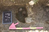 Chronicle of the Archaeological Excavations in Romania, 2021 Campaign. Report no. 15, Câmpulung, Str. Negru Vodă, nr. 76<br /><a href='https://ran.cimec.ro/RANatasamente/i2/E6518459A50146F7A267BFC5D374AA2F.jpg' target=_blank>Display the same picture in a new window</a>. Title: Fig. 7. Groapa nr. 11 la secționare (b)