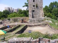 Cronica Cercetărilor Arheologice din România, Campania 2011. Raportul nr. 114, Drobeta-Turnu Severin, Parcul General Dragalina (Zeren; Zeuriuenses; Zwun)<br /><a href='CronicaCAfotografii/2011/114/plansa-xx.jpg' target=_blank>Priveşte aceeaşi imagine într-o fereastră nouă</a>, Drobeta-Turnu Severin, Parcul General Dragalina (Zeren; Zeuriuenses; Zwun)<br /><a href='https://ran.cimec.ro/RANatasamente/i1/8DA88FCA588D41F89C7339A7E926C845.jpg' target=_blank>Priveşte aceeaşi imagine într-o fereastră nouă</a>. Titlu: 1. Inel din argint cu inscripție, secolele XIV-XV. 2. Cămașă de zale din fier, secolul al XV-lea. 3 - Fotografie din timpul descoperirii tezaurului monetar compus din 159 de monede de argint, din 2011.. Sursa: Marian Iulian Neagoe, Cetatea medievală a Severinului, centru de putere la Porțile de Fier, MJM, Craiova, 2021, pp. 28-29, 165, planșa XXX/1, 2, 3, p. 194, Drobeta-Turnu Severin, Parcul General Dragalina (Zeren; Zeuriuenses; Zwun)<br /><a href='https://ran.cimec.ro/RANatasamente/i1/6E16DBA227134F4F868AB263468C32E3.jpg' target=_blank>Priveşte aceeaşi imagine într-o fereastră nouă</a>. Titlu: Fotografie a suprafeței Sp. V/2011, cercetate în spațiul intermediar de vest dintre incinte. 2. Desen al profilului de sud al suprafeței Sp. V/2011. Sursa: Marian Iulian Neagoe, Cetatea medievală a Severinului, centru de putere la Porțile de Fier, MJM, Craiova, 2021, pp. 28-29, 165, planșa VII/1, 2, p. 171, Drobeta-Turnu Severin, Parcul General Dragalina (Zeren; Zeuriuenses; Zwun)<br /><a href='https://ran.cimec.ro/RANatasamente/i1/DE66F1E8B8B8441A866EC68574A8DEA0.jpg' target=_blank>Priveşte aceeaşi imagine într-o fereastră nouă</a>. Titlu: Fotografie a suprafeței Sp. VII/2011, cercetate în spațiul de vest dintre incinte. 2 - Fotografie cu profilul de nord suprafeței Sp. VII/2011. Sursa: Marian Iulian Neagoe, Cetatea medievală a Severinului, centru de putere la Porțile de Fier, MJM, Craiova, 2021, pp. 28-29, 165, planșa VIII/1,2, p. 172, Drobeta-Turnu Severin, Parcul General Dragalina (Zeren; Zeuriuenses; Zwun)<br /><a href='https://ran.cimec.ro/RANatasamente/i1/44DDB4003B7F49A1A7C77B261CF48551.jpg' target=_blank>Priveşte aceeaşi imagine într-o fereastră nouă</a>. Titlu: Fotografie cu turnul de poartă de pe latura nordică a primei incinte (Sp. IX/2011). 2 - Desenul profilului de nord al suprafeței Sp. IX/2011. Sursa: Marian Iulian Neagoe, Cetatea medievală a Severinului, centru de putere la Porțile de Fier, MJM, Craiova, 2021, pp. 28-29, 165, planșa IX/1,2, p. 173, Drobeta-Turnu Severin, Parcul General Dragalina (Zeren; Zeuriuenses; Zwun)<br /><a href='https://ran.cimec.ro/RANatasamente/i1/99F321ECC4B449719BEFF5BFEFA7B369.jpg' target=_blank>Priveşte aceeaşi imagine într-o fereastră nouă</a>. Titlu: Planul Cetății Severinului - ultimele cercetări arheologice. Sursa: Marian Iulian Neagoe, Cetatea medievală a Severinului, centru de putere la Porțile de Fier, MJM, Craiova, 2021, pp. 28-29, 165, planșa IV, p. 170, Drobeta-Turnu Severin, Parcul General Dragalina (Zeren; Zeuriuenses; Zwun)<br /><a href='https://ran.cimec.ro/RANatasamente/i1/9B59A34E955A45ABB2ED8C1111841DB6.jpg' target=_blank>Priveşte aceeaşi imagine într-o fereastră nouă</a>. Titlu: Planul turnului intermediar de est al incintei interioare, cu ruinele bisericilor I-II și amplasarea mormintelor descoperite în 1939-1940, 2011 și 2013. Sursa: Marian Iulian Neagoe, Cetatea medievală a Severinului, centru de putere la Porțile de Fier, MJM, Craiova, 2021, pp. 28-29, 165, planșa X, p. 174, Drobeta-Turnu Severin, Parcul General Dragalina (Zeren; Zeuriuenses; Zwun)<br /><a href='https://ran.cimec.ro/RANatasamente/i1/CF058F8C276D4A1F9EA598077034D0E2.jpg' target=_blank>Priveşte aceeaşi imagine într-o fereastră nouă</a>. Titlu: Ruinele Cetății Severinului. Sursa: Marian Iulian Neagoe, Cetatea medievală a Severinului, centru de putere la Porțile de Fier, MJM, Craiova, 2021, pp. 28-29, 165, planșa IV/2, p. 168, Drobeta-Turnu Severin, Parcul General Dragalina (Zeren; Zeuriuenses; Zwun)<br /><a href='https://ran.cimec.ro/RANatasamente/i2/98DE2E8C636A45F798707E1A5417D422.jpg' target=_blank>Priveşte aceeaşi imagine într-o fereastră nouă</a>. Autor: Crăciunescu Gabriel etl all. Titlu: Artefacte descoperite în timpul cercetărilor din 2011. Sursa: Gabriel Crăciunescu, Marin Iulian Neagoe, Oana Minodora Neagoe, Raport de cercetare arheologică, situl „Cetatea Severinului, Muzeul Regiunii Porților de Fier, Drobeta Turnu Severin, 28.07.2011, Drobeta-Turnu Severin, Parcul General Dragalina (Zeren; Zeuriuenses; Zwun)<br /><a href='https://ran.cimec.ro/RANatasamente/i2/3104BC85CA1C4739867BE6D67F62F06D.jpg' target=_blank>Priveşte aceeaşi imagine într-o fereastră nouă</a>. Autor: Crăciunescu Gabriel etl all. Titlu: Artefacte din bronz descoperite în 2011. Sursa: Gabriel Crăciunescu, Marin Iulian Neagoe, Oana Minodora Neagoe, Raport de cercetare arheologică, situl „Cetatea Severinului, Muzeul Regiunii Porților de Fier, Drobeta Turnu Severin, 28.07.2011, Drobeta-Turnu Severin, Parcul General Dragalina (Zeren; Zeuriuenses; Zwun)<br /><a href='https://ran.cimec.ro/RANatasamente/i2/5A207B29CA8A4224A9843FF32D442143.jpg' target=_blank>Priveşte aceeaşi imagine într-o fereastră nouă</a>. Autor: Crăciunescu Gabriel etl all. Titlu: Artefacte din fier. Sursa: Gabriel Crăciunescu, Marin Iulian Neagoe, Oana Minodora Neagoe, Raport de cercetare arheologică, situl „Cetatea Severinului, Muzeul Regiunii Porților de Fier, Drobeta Turnu Severin, 28.07.2011, Drobeta-Turnu Severin, Parcul General Dragalina (Zeren; Zeuriuenses; Zwun)<br /><a href='https://ran.cimec.ro/RANatasamente/i2/4028B464A91C41AEAD07D0FB4ACB176E.jpg' target=_blank>Priveşte aceeaşi imagine într-o fereastră nouă</a>. Autor: Crăciunescu Gabriel etl all. Titlu: Artefacte din fier. Sursa: Gabriel Crăciunescu, Marin Iulian Neagoe, Oana Minodora Neagoe, Raport de cercetare arheologică, situl „Cetatea Severinului, Muzeul Regiunii Porților de Fier, Drobeta Turnu Severin, 28.07.2011, Drobeta-Turnu Severin, Parcul General Dragalina (Zeren; Zeuriuenses; Zwun)<br /><a href='https://ran.cimec.ro/RANatasamente/i2/52C73A3BE46C4D198996D78E798F5C80.jpg' target=_blank>Priveşte aceeaşi imagine într-o fereastră nouă</a>. Autor: Crăciunescu Gabriel etl all. Titlu: Artefacte din fier descoperite în 2011. Sursa: Gabriel Crăciunescu, Marin Iulian Neagoe, Oana Minodora Neagoe, Raport de cercetare arheologică, situl „Cetatea Severinului, Muzeul Regiunii Porților de Fier, Drobeta Turnu Severin, 28.07.2011, Drobeta-Turnu Severin, Parcul General Dragalina (Zeren; Zeuriuenses; Zwun)<br /><a href='https://ran.cimec.ro/RANatasamente/i2/80A2E4DD53D24680AFF56EB33448ED91.jpg' target=_blank>Priveşte aceeaşi imagine într-o fereastră nouă</a>. Autor: Crăciunescu Gabriel etl all. Titlu: Artefacte din fier descoperite în 2011. Sursa: Gabriel Crăciunescu, Marin Iulian Neagoe, Oana Minodora Neagoe, Raport de cercetare arheologică, situl „Cetatea Severinului, Muzeul Regiunii Porților de Fier, Drobeta Turnu Severin, 28.07.2011, Drobeta-Turnu Severin, Parcul General Dragalina (Zeren; Zeuriuenses; Zwun)<br /><a href='https://ran.cimec.ro/RANatasamente/i2/2CDA62FB5C474C8AAC5BFD0CCC64AEF3.jpg' target=_blank>Priveşte aceeaşi imagine într-o fereastră nouă</a>. Autor: Crăciunescu Gabriel etl all. Titlu: Artefacte din fier descoperite în 2011. Sursa: Gabriel Crăciunescu, Marin Iulian Neagoe, Oana Minodora Neagoe, Raport de cercetare arheologică, situl „Cetatea Severinului, Muzeul Regiunii Porților de Fier, Drobeta Turnu Severin, 28.07.2011, Drobeta-Turnu Severin, Parcul General Dragalina (Zeren; Zeuriuenses; Zwun)<br /><a href='https://ran.cimec.ro/RANatasamente/i2/E1F8A93AF6E34BD585D4D1B8C9E66654.jpg' target=_blank>Priveşte aceeaşi imagine într-o fereastră nouă</a>. Autor: Crăciunescu Gabriel etl all. Titlu: Artefacte din os. Sursa: Gabriel Crăciunescu, Marin Iulian Neagoe, Oana Minodora Neagoe, Raport de cercetare arheologică, situl „Cetatea Severinului, Muzeul Regiunii Porților de Fier, Drobeta Turnu Severin, 28.07.2011, Drobeta-Turnu Severin, Parcul General Dragalina (Zeren; Zeuriuenses; Zwun)<br /><a href='https://ran.cimec.ro/RANatasamente/i2/6CA8419AE73D48E3885162BEB24776A1.jpg' target=_blank>Priveşte aceeaşi imagine într-o fereastră nouă</a>. Autor: Crăciunescu Gabriel etl all. Titlu: Ceramică medievală. Sursa: Gabriel Crăciunescu, Marin Iulian Neagoe, Oana Minodora Neagoe, Raport de cercetare arheologică, situl „Cetatea Severinului, Muzeul Regiunii Porților de Fier, Drobeta Turnu Severin, 28.07.2011, Drobeta-Turnu Severin, Parcul General Dragalina (Zeren; Zeuriuenses; Zwun)<br /><a href='https://ran.cimec.ro/RANatasamente/i2/647DEE49018E4ABF9DE1181F69B58F62.jpg' target=_blank>Priveşte aceeaşi imagine într-o fereastră nouă</a>. Autor: Crăciunescu Gabriel etl all. Titlu: Ceramică medievală. Sursa: Gabriel Crăciunescu, Marin Iulian Neagoe, Oana Minodora Neagoe, Raport de cercetare arheologică, situl „Cetatea Severinului, Muzeul Regiunii Porților de Fier, Drobeta Turnu Severin, 28.07.2011, Drobeta-Turnu Severin, Parcul General Dragalina (Zeren; Zeuriuenses; Zwun)<br /><a href='https://ran.cimec.ro/RANatasamente/i2/B8FEBC213EB94F348E734B41A0FFFEC6.jpg' target=_blank>Priveşte aceeaşi imagine într-o fereastră nouă</a>. Autor: Crăciunescu Gabriel etl all. Titlu: Ceramică medievală. Sursa: Gabriel Crăciunescu, Marin Iulian Neagoe, Oana Minodora Neagoe, Raport de cercetare arheologică, situl „Cetatea Severinului, Muzeul Regiunii Porților de Fier, Drobeta Turnu Severin, 28.07.2011, Drobeta-Turnu Severin, Parcul General Dragalina (Zeren; Zeuriuenses; Zwun)<br /><a href='https://ran.cimec.ro/RANatasamente/i2/0679FBA7D1A34E518E4C0A3417695CAC.jpg' target=_blank>Priveşte aceeaşi imagine într-o fereastră nouă</a>. Autor: Crăciunescu Gabriel etl all. Titlu: Ceramică medievală descoperită în 2011. Sursa: Gabriel Crăciunescu, Marin Iulian Neagoe, Oana Minodora Neagoe, Raport de cercetare arheologică, situl „Cetatea Severinului, Muzeul Regiunii Porților de Fier, Drobeta Turnu Severin, 28.07.2011, Drobeta-Turnu Severin, Parcul General Dragalina (Zeren; Zeuriuenses; Zwun)<br /><a href='https://ran.cimec.ro/RANatasamente/i2/A6A9CF68A2EC4EE684D7B4881E10434A.jpg' target=_blank>Priveşte aceeaşi imagine într-o fereastră nouă</a>. Autor: Crăciunescu Gabriel etl all. Titlu: Ceramică medievală descoperită în 2011. Sursa: Gabriel Crăciunescu, Marin Iulian Neagoe, Oana Minodora Neagoe, Raport de cercetare arheologică, situl „Cetatea Severinului, Muzeul Regiunii Porților de Fier, Drobeta Turnu Severin, 28.07.2011, Drobeta-Turnu Severin, Parcul General Dragalina (Zeren; Zeuriuenses; Zwun)<br /><a href='https://ran.cimec.ro/RANatasamente/i2/53DF13AE9CB04E25B8D7FC92ACF06644.jpg' target=_blank>Priveşte aceeaşi imagine într-o fereastră nouă</a>. Autor: Crăciunescu Gabriel etl all. Titlu: Ceramică medievală descoperită în 2011. Sursa: Gabriel Crăciunescu, Marin Iulian Neagoe, Oana Minodora Neagoe, Raport de cercetare arheologică, situl „Cetatea Severinului, Muzeul Regiunii Porților de Fier, Drobeta Turnu Severin, 28.07.2011, Drobeta-Turnu Severin, Parcul General Dragalina (Zeren; Zeuriuenses; Zwun)<br /><a href='https://ran.cimec.ro/RANatasamente/i2/124896545A6D4B63BBD0B20247D5F5C7.jpg' target=_blank>Priveşte aceeaşi imagine într-o fereastră nouă</a>. Autor: Crăciunescu Gabriel etl all. Titlu: Ceramică medievală descoperită în 2011. Sursa: Gabriel Crăciunescu, Marin Iulian Neagoe, Oana Minodora Neagoe, Raport de cercetare arheologică, situl „Cetatea Severinului, Muzeul Regiunii Porților de Fier, Drobeta Turnu Severin, 28.07.2011, Drobeta-Turnu Severin, Parcul General Dragalina (Zeren; Zeuriuenses; Zwun)<br /><a href='https://ran.cimec.ro/RANatasamente/i2/A42492F9C1054CF9ACA2A4D8E7F1D831.jpg' target=_blank>Priveşte aceeaşi imagine într-o fereastră nouă</a>. Autor: Crăciunescu Gabriel etl all. Titlu: Ceramică medievală descoperită în 2011. Sursa: Gabriel Crăciunescu, Marin Iulian Neagoe, Oana Minodora Neagoe, Raport de cercetare arheologică, situl „Cetatea Severinului, Muzeul Regiunii Porților de Fier, Drobeta Turnu Severin, 28.07.2011, Drobeta-Turnu Severin, Parcul General Dragalina (Zeren; Zeuriuenses; Zwun)<br /><a href='https://ran.cimec.ro/RANatasamente/i2/79BC6E3E2B8349EAAA5E1BC9A18F75CD.jpg' target=_blank>Priveşte aceeaşi imagine într-o fereastră nouă</a>. Autor: Crăciunescu Gabriel etl all. Titlu: Ceramică medievală descoperită în 2011. Sursa: Gabriel Crăciunescu, Marin Iulian Neagoe, Oana Minodora Neagoe, Raport de cercetare arheologică, situl „Cetatea Severinului, Muzeul Regiunii Porților de Fier, Drobeta Turnu Severin, 28.07.2011, Drobeta-Turnu Severin, Parcul General Dragalina (Zeren; Zeuriuenses; Zwun)<br /><a href='https://ran.cimec.ro/RANatasamente/i2/A76E2D779708437E9D019C82D59B6A6B.jpg' target=_blank>Priveşte aceeaşi imagine într-o fereastră nouă</a>. Autor: Crăciunescu Gabriel etl all. Titlu: Ceramică medievală descoperită în 2011. Sursa: Gabriel Crăciunescu, Marin Iulian Neagoe, Oana Minodora Neagoe, Raport de cercetare arheologică, situl „Cetatea Severinului, Muzeul Regiunii Porților de Fier, Drobeta Turnu Severin, 28.07.2011, Drobeta-Turnu Severin, Parcul General Dragalina (Zeren; Zeuriuenses; Zwun)<br /><a href='https://ran.cimec.ro/RANatasamente/i2/22218E80DD2D436EA5CF2B7646CC58BF.jpg' target=_blank>Priveşte aceeaşi imagine într-o fereastră nouă</a>. Autor: Crăciunescu Gabriel etl all. Titlu: Cercetare magnetometrică. Sursa: Gabriel Crăciunescu, Marin Iulian Neagoe, Oana Minodora Neagoe, Raport de cercetare arheologică, situl „Cetatea Severinului, Muzeul Regiunii Porților de Fier, Drobeta Turnu Severin, 28.07.2011, Drobeta-Turnu Severin, Parcul General Dragalina (Zeren; Zeuriuenses; Zwun)<br /><a href='https://ran.cimec.ro/RANatasamente/i2/CE6F320F7E064952ACFE218943E3319A.jpg' target=_blank>Priveşte aceeaşi imagine într-o fereastră nouă</a>. Autor: Crăciunescu Gabriel etl all. Titlu: Cercetare magnetometrică. Sursa: Gabriel Crăciunescu, Marin Iulian Neagoe, Oana Minodora Neagoe, Raport de cercetare arheologică, situl „Cetatea Severinului, Muzeul Regiunii Porților de Fier, Drobeta Turnu Severin, 28.07.2011, Drobeta-Turnu Severin, Parcul General Dragalina (Zeren; Zeuriuenses; Zwun)<br /><a href='https://ran.cimec.ro/RANatasamente/i2/34C6D66F48B74F0790782E0E448D0432.jpg' target=_blank>Priveşte aceeaşi imagine într-o fereastră nouă</a>. Autor: Crăciunescu Gabriel etl all. Titlu: Fântână. Sursa: Gabriel Crăciunescu, Marin Iulian Neagoe, Oana Minodora Neagoe, Raport de cercetare arheologică, situl „Cetatea Severinului, Muzeul Regiunii Porților de Fier, Drobeta Turnu Severin, 28.07.2011, Drobeta-Turnu Severin, Parcul General Dragalina (Zeren; Zeuriuenses; Zwun)<br /><a href='https://ran.cimec.ro/RANatasamente/i2/1CAF8105A87940089D4CB506D34DC861.jpg' target=_blank>Priveşte aceeaşi imagine într-o fereastră nouă</a>. Autor: Crăciunescu Gabriel etl all. Titlu: Fotografie de complex arheologic. Sursa: Gabriel Crăciunescu, Marin Iulian Neagoe, Oana Minodora Neagoe, Raport de cercetare arheologică, situl „Cetatea Severinului, Muzeul Regiunii Porților de Fier, Drobeta Turnu Severin, 28.07.2011, Drobeta-Turnu Severin, Parcul General Dragalina (Zeren; Zeuriuenses; Zwun)<br /><a href='https://ran.cimec.ro/RANatasamente/i2/9E23AC268FB94B519529D8EFB2B612D5.jpg' target=_blank>Priveşte aceeaşi imagine într-o fereastră nouă</a>. Autor: Crăciunescu Gabriel etl all. Titlu: Fotografie de complex arheologic. Sursa: Gabriel Crăciunescu, Marin Iulian Neagoe, Oana Minodora Neagoe, Raport de cercetare arheologică, situl „Cetatea Severinului, Muzeul Regiunii Porților de Fier, Drobeta Turnu Severin, 28.07.2011, Drobeta-Turnu Severin, Parcul General Dragalina (Zeren; Zeuriuenses; Zwun)<br /><a href='https://ran.cimec.ro/RANatasamente/i2/50AC00A5C2C943F3B867CAC862F2C7F6.jpg' target=_blank>Priveşte aceeaşi imagine într-o fereastră nouă</a>. Autor: Crăciunescu Gabriel etl all. Titlu: Fotografie de complex arheologic. Sursa: Gabriel Crăciunescu, Marin Iulian Neagoe, Oana Minodora Neagoe, Raport de cercetare arheologică, situl „Cetatea Severinului, Muzeul Regiunii Porților de Fier, Drobeta Turnu Severin, 28.07.2011, Drobeta-Turnu Severin, Parcul General Dragalina (Zeren; Zeuriuenses; Zwun)<br /><a href='https://ran.cimec.ro/RANatasamente/i2/297C51AB49274FC8AF8672CDA684E38E.jpg' target=_blank>Priveşte aceeaşi imagine într-o fereastră nouă</a>. Autor: Crăciunescu Gabriel etl all. Titlu: Fotografie de complex arheologic. Sursa: Gabriel Crăciunescu, Marin Iulian Neagoe, Oana Minodora Neagoe, Raport de cercetare arheologică, situl „Cetatea Severinului, Muzeul Regiunii Porților de Fier, Drobeta Turnu Severin, 28.07.2011, Drobeta-Turnu Severin, Parcul General Dragalina (Zeren; Zeuriuenses; Zwun)<br /><a href='https://ran.cimec.ro/RANatasamente/i2/FFAC0ED4293B4241AC1B6E868660489B.jpg' target=_blank>Priveşte aceeaşi imagine într-o fereastră nouă</a>. Autor: Crăciunescu Gabriel etl all. Titlu: Fotografie de complex arheologic. Sursa: Gabriel Crăciunescu, Marin Iulian Neagoe, Oana Minodora Neagoe, Raport de cercetare arheologică, situl „Cetatea Severinului, Muzeul Regiunii Porților de Fier, Drobeta Turnu Severin, 28.07.2011, Drobeta-Turnu Severin, Parcul General Dragalina (Zeren; Zeuriuenses; Zwun)<br /><a href='https://ran.cimec.ro/RANatasamente/i2/BD13E15030FF44F9844D5B8824692E22.jpg' target=_blank>Priveşte aceeaşi imagine într-o fereastră nouă</a>. Autor: Crăciunescu Gabriel etl all. Titlu: Fotografie de complex arheologic. Sursa: Gabriel Crăciunescu, Marin Iulian Neagoe, Oana Minodora Neagoe, Raport de cercetare arheologică, situl „Cetatea Severinului, Muzeul Regiunii Porților de Fier, Drobeta Turnu Severin, 28.07.2011, Drobeta-Turnu Severin, Parcul General Dragalina (Zeren; Zeuriuenses; Zwun)<br /><a href='https://ran.cimec.ro/RANatasamente/i2/CC298F000CBF423AA2843AE8FBFAEAAF.jpg' target=_blank>Priveşte aceeaşi imagine într-o fereastră nouă</a>. Autor: Crăciunescu Gabriel etl all. Titlu: Fotografie de complex arheologic. Sursa: Gabriel Crăciunescu, Marin Iulian Neagoe, Oana Minodora Neagoe, Raport de cercetare arheologică, situl „Cetatea Severinului, Muzeul Regiunii Porților de Fier, Drobeta Turnu Severin, 28.07.2011, Drobeta-Turnu Severin, Parcul General Dragalina (Zeren; Zeuriuenses; Zwun)<br /><a href='https://ran.cimec.ro/RANatasamente/i2/1741026D461B409FA36C91F2E019E89A.jpg' target=_blank>Priveşte aceeaşi imagine într-o fereastră nouă</a>. Autor: Crăciunescu Gabriel etl all. Titlu: Fotografie de complex arheologic. Sursa: Gabriel Crăciunescu, Marin Iulian Neagoe, Oana Minodora Neagoe, Raport de cercetare arheologică, situl „Cetatea Severinului, Muzeul Regiunii Porților de Fier, Drobeta Turnu Severin, 28.07.2011, Drobeta-Turnu Severin, Parcul General Dragalina (Zeren; Zeuriuenses; Zwun)<br /><a href='https://ran.cimec.ro/RANatasamente/i2/6EEC6BE17F8D4F2DA8D1FC7DE89232E3.jpg' target=_blank>Priveşte aceeaşi imagine într-o fereastră nouă</a>. Autor: Crăciunescu Gabriel etl all. Titlu: Fotografie de complex arheologic. Sursa: Gabriel Crăciunescu, Marin Iulian Neagoe, Oana Minodora Neagoe, Raport de cercetare arheologică, situl „Cetatea Severinului, Muzeul Regiunii Porților de Fier, Drobeta Turnu Severin, 28.07.2011, Drobeta-Turnu Severin, Parcul General Dragalina (Zeren; Zeuriuenses; Zwun)<br /><a href='https://ran.cimec.ro/RANatasamente/i2/E145DF4EFC7F4A618893BC9EA03C85F4.jpg' target=_blank>Priveşte aceeaşi imagine într-o fereastră nouă</a>. Autor: Crăciunescu Gabriel etl all. Titlu: Fotografie de complex arheologic. Sursa: Gabriel Crăciunescu, Marin Iulian Neagoe, Oana Minodora Neagoe, Raport de cercetare arheologică, situl „Cetatea Severinului, Muzeul Regiunii Porților de Fier, Drobeta Turnu Severin, 28.07.2011, Drobeta-Turnu Severin, Parcul General Dragalina (Zeren; Zeuriuenses; Zwun)<br /><a href='https://ran.cimec.ro/RANatasamente/i2/78DE0D2011B742C080556C578BD3F098.jpg' target=_blank>Priveşte aceeaşi imagine într-o fereastră nouă</a>. Autor: Crăciunescu Gabriel etl all. Titlu: Fotografie de complex arheologic. Sursa: Gabriel Crăciunescu, Marin Iulian Neagoe, Oana Minodora Neagoe, Raport de cercetare arheologică, situl „Cetatea Severinului, Muzeul Regiunii Porților de Fier, Drobeta Turnu Severin, 28.07.2011, Drobeta-Turnu Severin, Parcul General Dragalina (Zeren; Zeuriuenses; Zwun)<br /><a href='https://ran.cimec.ro/RANatasamente/i2/F780F7E99BEE4943AB7B16B7DF596AAB.jpg' target=_blank>Priveşte aceeaşi imagine într-o fereastră nouă</a>. Autor: Crăciunescu Gabriel etl all. Titlu: Fotografie de complex arheologic. Sursa: Gabriel Crăciunescu, Marin Iulian Neagoe, Oana Minodora Neagoe, Raport de cercetare arheologică, situl „Cetatea Severinului, Muzeul Regiunii Porților de Fier, Drobeta Turnu Severin, 28.07.2011