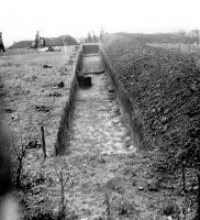 , Scărlăteşti, Popină<br /><a href='https://ran.cimec.ro/RANatasamente/i2/D5F8E25EB198493DA1D71CBC0477BB7B.jpg' target=_blank>Priveşte aceeaşi imagine într-o fereastră nouă</a>. Autor: Muzeul Brăilei. Titlu: Așezarea gumelnițeană. Sursa: Stănică Pandrea, „Elaborarea ridicărilor topografice, a fișelor analitice, a releveelor, a studiilor istorice și a documentațiilor pentru delimitarea zonelor de protecție ale monumentelor, siturilor istorice/arheologice care se află în Lista Monumentelor , Scărlăteşti, Popină<br /><a href='https://ran.cimec.ro/RANatasamente/i2/9B3D6B66461142C4A9DD75EA181A6A61.jpg' target=_blank>Priveşte aceeaşi imagine într-o fereastră nouă</a>. Autor: Muzeul Brăilei. Titlu: Căniță carpică. Sursa: Stănică Pandrea, „Elaborarea ridicărilor topografice, a fișelor analitice, a releveelor, a studiilor istorice și a documentațiilor pentru delimitarea zonelor de protecție ale monumentelor, siturilor istorice/arheologice care se află în Lista Monumentelor , Scărlăteşti, Popină<br /><a href='https://ran.cimec.ro/RANatasamente/i2/24E427BDD52E4BDFB72AE2D0AD57EE3B.jpg' target=_blank>Priveşte aceeaşi imagine într-o fereastră nouă</a>. Autor: Muzeul Brăilei. Titlu: Figurină antropomorfă gumelnițeană. Sursa: Stănică Pandrea, „Elaborarea ridicărilor topografice, a fișelor analitice, a releveelor, a studiilor istorice și a documentațiilor pentru delimitarea zonelor de protecție ale monumentelor, siturilor istorice/arheologice care se află în Lista Monumentelor , Scărlăteşti, Popină<br /><a href='https://ran.cimec.ro/RANatasamente/i2/A6E9A88BC97842FE8F21F855BEF76A74.jpg' target=_blank>Priveşte aceeaşi imagine într-o fereastră nouă</a>. Autor: Muzeul Brăilei. Titlu: Movila Rusca Mică. Sursa: Stănică Pandrea, „Elaborarea ridicărilor topografice, a fișelor analitice, a releveelor, a studiilor istorice și a documentațiilor pentru delimitarea zonelor de protecție ale monumentelor, siturilor istorice/arheologice care se află în Lista Monumentelor , Scărlăteşti, Popină<br /><a href='https://ran.cimec.ro/RANatasamente/i2/1D3005FB237645BD98BDB8879C32BAE3.jpg' target=_blank>Priveşte aceeaşi imagine într-o fereastră nouă</a>. Autor: Muzeul Brăilei. Titlu: Pintaderă. Sursa: Stănică Pandrea, „Elaborarea ridicărilor topografice, a fișelor analitice, a releveelor, a studiilor istorice și a documentațiilor pentru delimitarea zonelor de protecție ale monumentelor, siturilor istorice/arheologice care se află în Lista Monumentelor , Scărlăteşti, Popină<br /><a href='https://ran.cimec.ro/RANatasamente/i2/613E4CD3C63B4FA08C197650DFE65462.jpg' target=_blank>Priveşte aceeaşi imagine într-o fereastră nouă</a>. Autor: Muzeul Brăilei. Titlu: Situl arheologic „Popina”. Sursa: Stănică Pandrea, „Elaborarea ridicărilor topografice, a fișelor analitice, a releveelor, a studiilor istorice și a documentațiilor pentru delimitarea zonelor de protecție ale monumentelor, siturilor istorice/arheologice care se află în Lista Monumentelor , Scărlăteşti, Popină<br /><a href='https://ran.cimec.ro/RANatasamente/i2/B7F4C8055BE7424C97427F3D97D3169F.jpg' target=_blank>Priveşte aceeaşi imagine într-o fereastră nouă</a>. Autor: Muzeul Brăilei. Titlu: Situl arheologic „Popina”. Sursa: Stănică Pandrea, „Elaborarea ridicărilor topografice, a fișelor analitice, a releveelor, a studiilor istorice și a documentațiilor pentru delimitarea zonelor de protecție ale monumentelor, siturilor istorice/arheologice care se află în Lista Monumentelor 