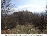 , Polovragi, Crucea lui Ursache; Oborul Jidovilor<br /><a href='https://ran.cimec.ro/RANatasamente/i3/E0C2E575501341D297CAF7F4F1DAED72.jpg' target=_blank>Display the same picture in a new window</a>. Author: Dorel Bondoc. Title: Cetăţile dacice de la Polovragi. Source: Dorel Bondoc, Studiu arheologic, 2024, figura 6, Polovragi, Crucea lui Ursache; Oborul Jidovilor<br /><a href='https://ran.cimec.ro/RANatasamente/i3/89146B2747394535846806C7A8121F25.jpg' target=_blank>Display the same picture in a new window</a>. Author: Dorel Bondoc. Title: Crucea lui Ursache. Source: Dorel Bondoc, Studiu arheologic, 2024, figura 4, Polovragi, Crucea lui Ursache; Oborul Jidovilor<br /><a href='https://ran.cimec.ro/RANatasamente/i3/5ECFB3623DB04518A12565811C54EF01.jpg' target=_blank>Display the same picture in a new window</a>. Author: Dorel Bondoc. Title: Fotografie de teren cu drumul de acces și înălțimea pe care era situată fortificația principală. Source: Dorel Bondoc, Studiu arheologic, 2024, figura 11, Polovragi, Crucea lui Ursache; Oborul Jidovilor<br /><a href='https://ran.cimec.ro/RANatasamente/i3/B141D0D4F2B74B94BEA4AFB02CF6B742.jpg' target=_blank>Display the same picture in a new window</a>. Author: Dorel Bondoc. Title: Fotografie de teren cu drumul de acces și înălțimea pe care se afla cetatea de refugiu. Source: Dorel Bondoc, Studiu arheologic, 2024, figura 10