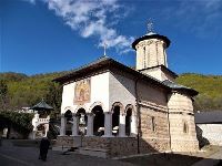 , Polovragi<br /><a href='https://ran.cimec.ro/RANatasamente/i3/605695ECAC71407F8D7CAF830BB40EAD.jpg' target=_blank>Priveşte aceeaşi imagine într-o fereastră nouă</a>. Autor: Alexandru Ștefulescu. Titlu: Vedere generală cu Mănăstirea Polovragi la începutul secolului al XX-lea. Sursa: Aurelian Sacerdoțeanu, Polovragi, Polovragi<br /><a href='https://ran.cimec.ro/RANatasamente/i3/76C3D74444524252AD0D898D78E3FA6A.jpg' target=_blank>Priveşte aceeaşi imagine într-o fereastră nouă</a>. Autor: Alexandru Ștefulescu; Nicolae Ghika-Budești. Titlu: Vederi și planul mănăstirii la începutul secolului al XX-lea. Sursa: Aurelian Sacerdoțeanu, Polovragi, Polovragi<br /><a href='https://ran.cimec.ro/RANatasamente/i3/F27E6B635E3045DD83159F72C0BEF02F.jpg' target=_blank>Priveşte aceeaşi imagine într-o fereastră nouă</a>. Autor: Dumitriu Octavian, Berbecaru C-tin, Florescu Letiţ. Titlu: Planul incintei și al bisericii. Sursa: Mănăstirea Polovragi, (GJ-II-a-A-09356) (no date) Mănăstirea Polovragi. Available at: https://relevee.uauim.ro/m466/ (Accessed: 28 August 2025)., Polovragi<br /><a href='https://ran.cimec.ro/RANatasamente/i3/B932CAD0FA3A43E58236C6EA17ADE655.jpg' target=_blank>Priveşte aceeaşi imagine într-o fereastră nouă</a>. Autor: Florin Dimitriu. Titlu: Colțul de nord-vest al incintei. Sursa: Fototeca Direcției Monumentelor Istorice, Polovragi<br /><a href='https://ran.cimec.ro/RANatasamente/i3/9147FB834E6841128E797BC9761138C6.jpg' target=_blank>Priveşte aceeaşi imagine într-o fereastră nouă</a>. Autor: Florin Dimitriu. Titlu: Mănăstirea Polovragi. Vedere din nord-vest. Sursa: Fototeca Direcției Monumentelor Istorice, Polovragi<br /><a href='https://ran.cimec.ro/RANatasamente/i3/4CF4D7A01FF74885B839F945A5F4A429.jpg' target=_blank>Priveşte aceeaşi imagine într-o fereastră nouă</a>. Autor: Florin Dimitriu. Titlu: Mănăstirea Polovragi. Vedere din sud-vest. Sursa: Fototeca Direcției Monumentelor Istorice, Polovragi<br /><a href='https://ran.cimec.ro/RANatasamente/i3/5F69DFE99D854BAC92295B2AB747CD04.jpg' target=_blank>Priveşte aceeaşi imagine într-o fereastră nouă</a>. Autor: Florin Dimitriu. Titlu: Mănăstirea Polovragi. Vederi din 1961. Sursa: Fototeca Direcției Monumentelor Istorice, Polovragi<br /><a href='https://ran.cimec.ro/RANatasamente/i3/857E2C4CBC364CD1B02518E05E515B7D.jpg' target=_blank>Priveşte aceeaşi imagine într-o fereastră nouă</a>. Autor: Florin Dimitriu. Titlu: Mănăstirea Polovragi. Vederi din 1961. Sursa: Fototeca Direcției Monumentelor Istorice, Polovragi<br /><a href='https://ran.cimec.ro/RANatasamente/i3/DEE217B6FC9944AA82B2B824AD0AA384.jpg' target=_blank>Priveşte aceeaşi imagine într-o fereastră nouă</a>. Autor: Franz von Weiss. Titlu: Planul Mănăstirii Polovragi după Weiss. Sursa: Aurelian Sacerdoțeanu, Polovragi, Polovragi<br /><a href='https://ran.cimec.ro/RANatasamente/i3/3C547E70EF7C49BF823BBFEEE4FA85F8.jpg' target=_blank>Priveşte aceeaşi imagine într-o fereastră nouă</a>. Autor: Gheorghe I. Cantacuzino. Titlu: Localizarea cercetărilor arheologice din 1971-1973. Sursa: Gheorghe I. Cantacuzină, Cercetările arheologice de la Polovragi, BCMI, V, 1-4, 1994, p.11-18, Polovragi<br /><a href='https://ran.cimec.ro/RANatasamente/i3/FA1DC777954B4CC19D5807A22D401ECE.jpg' target=_blank>Priveşte aceeaşi imagine într-o fereastră nouă</a>. Autor: Gheorghe I. Cantacuzino. Titlu: Stratigrafia secțiunilor cercetate în 1971-1973. Sursa: Gheorghe I. Cantacuzină, Cercetările arheologice de la Polovragi, BCMI, V, 1-4, 1994, p.11-18, Polovragi<br /><a href='https://ran.cimec.ro/RANatasamente/i3/D2D8BBD433A947B7A5B31E0DD5D33AAB.jpg' target=_blank>Priveşte aceeaşi imagine într-o fereastră nouă</a>. Autor: Gheorghe I. Cantacuzino. Titlu: Stratigrafia secțiunilor cercetate în 1971-1973. Sursa: Gheorghe I. Cantacuzină, Cercetările arheologice de la Polovragi, BCMI, V, 1-4, 1994, p.11-18, Polovragi<br /><a href='https://ran.cimec.ro/RANatasamente/i3/20C87FDD8E344E3BBBC451B11CA78A1C.jpg' target=_blank>Priveşte aceeaşi imagine într-o fereastră nouă</a>. Autor: Gheorghe I. Cantacuzino. Titlu: Stratigrafia secțiunilor cercetate în 1971-1973. Sursa: Gheorghe I. Cantacuzină, Cercetările arheologice de la Polovragi, BCMI, V, 1-4, 1994, p.11-18, Polovragi<br /><a href='https://ran.cimec.ro/RANatasamente/i3/A27C2784872F4318B14C3227128F7F8E.jpg' target=_blank>Priveşte aceeaşi imagine într-o fereastră nouă</a>. Autor: Marian Alin Gigină. Titlu: Mănăstirea Polovragi. Sursa: Marian Alin Gigină, Mănăstirea Polovragi-Gorj și-a serbat Hramul, articol web, 2022, Polovragi<br /><a href='https://ran.cimec.ro/RANatasamente/i3/92821BC3654E4B76AB1469A0908FE5BD.jpg' target=_blank>Priveşte aceeaşi imagine într-o fereastră nouă</a>. Autor: Marian Alin Gigină. Titlu: Mănăstirea Polovragi. Sursa: Marian Alin Gigină, Mănăstirea Polovragi-Gorj și-a serbat Hramul, articol web, 2022, Polovragi<br /><a href='https://ran.cimec.ro/RANatasamente/i3/3CD83E13FAEF4ADB86D8AC84473055F5.jpg' target=_blank>Priveşte aceeaşi imagine într-o fereastră nouă</a>. Autor: Marian Alin Gigină. Titlu: Mănăstirea Polovragi. Sursa: Marian Alin Gigină, Mănăstirea Polovragi-Gorj și-a serbat Hramul, articol web, 2022, Polovragi<br /><a href='https://ran.cimec.ro/RANatasamente/i3/77FF396F93DA412E955E41CDCD0F2D37.jpg' target=_blank>Priveşte aceeaşi imagine într-o fereastră nouă</a>. Autor: Nicolae Ghika-Budești. Titlu: Mănăstirea Polovragi, vedere exterioară spre sud. Sursa: Aurelian Sacerdoțeanu, Polovragi, Polovragi<br /><a href='https://ran.cimec.ro/RANatasamente/i3/67A28FD39BB5461ABC4F54814DA010CB.jpg' target=_blank>Priveşte aceeaşi imagine într-o fereastră nouă</a>. Autor: Nicu Farcaș. Titlu: Biserica „Adormirea Maicii Domnului” a mănăstirii Polovragi. Sursa: Nicu Farcaș, Mănăstirea Polovragi, Wikivoyage, 2018